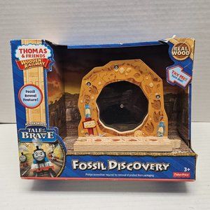 New FP Fisher Price BDG55 Thomas The Train & Friends Fossil Discovery Wood